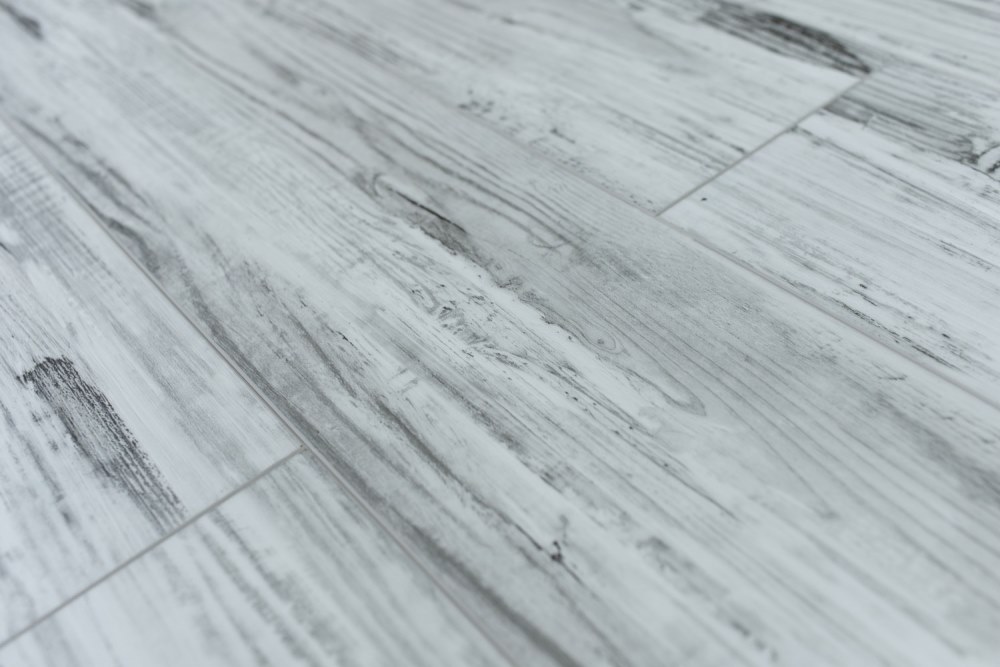 Замковая ПВХ плитка "Art Tile" Берёза Божоле (1220*152*5 мм) — купить в Армавире