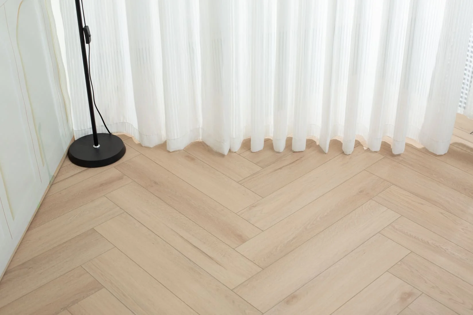 Плитка SPC "OneFloor" 3032 А,В  ЁЛКА (640*128*4 мм) — купить в Армавире