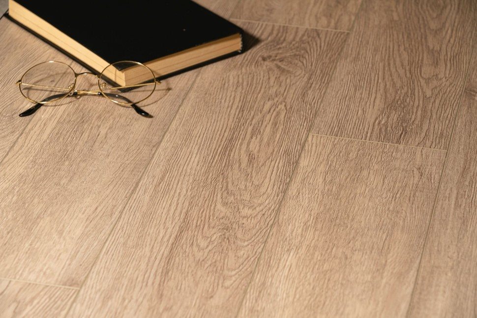 Виниловый ламинат "Bonkeel" Style Дуб Гарднер (1200*125*4 мм) — купить в Армавире