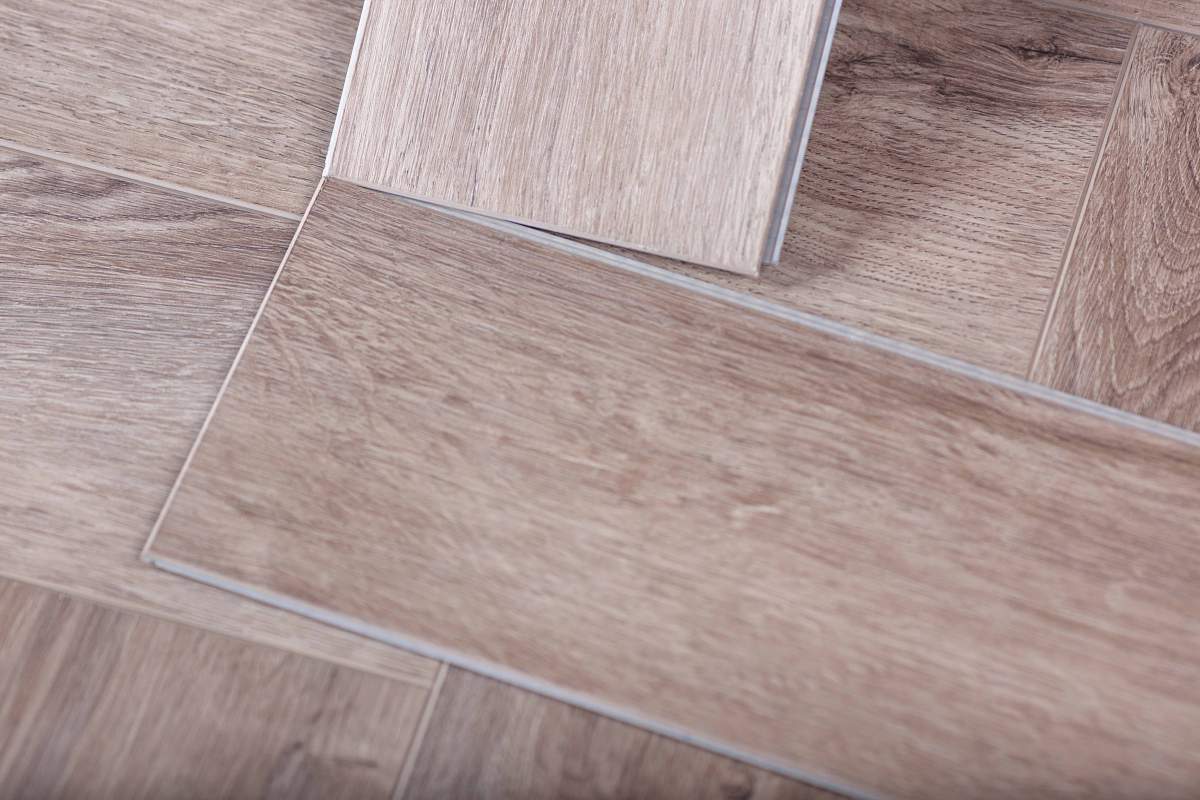 Замковая ПВХ плитка "Aberhof" Carmelita 2626 (615*123*5 мм) — купить в Армавире